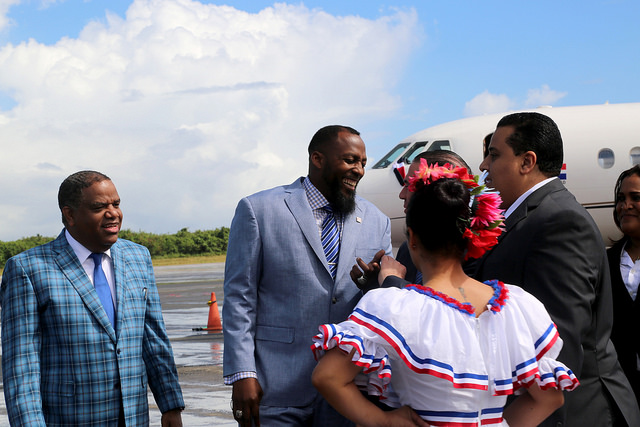 A ritmo de merengue, República Dominicana recibe a Vladimir Guerrero con alegría y admiración