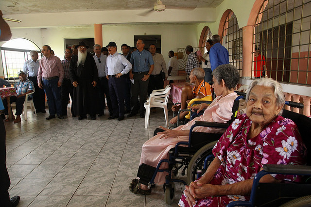 VS 208. Danilo visita Hogar de Ancianos en Nagua