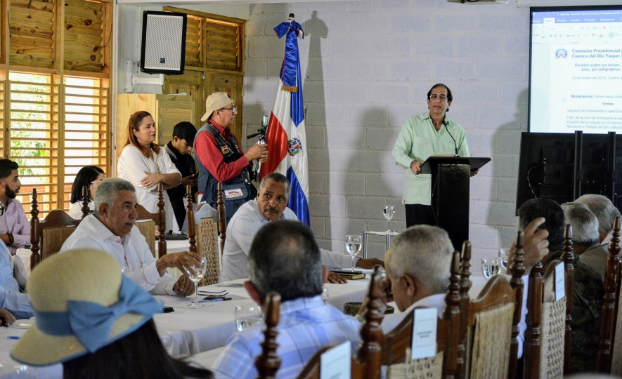 Gustavo Montalvo presenta plan de acción para combatir sequía