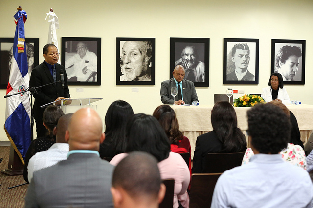 Fortalecer, familias, Despacho Primera Dama, capacita, profesionales conducta