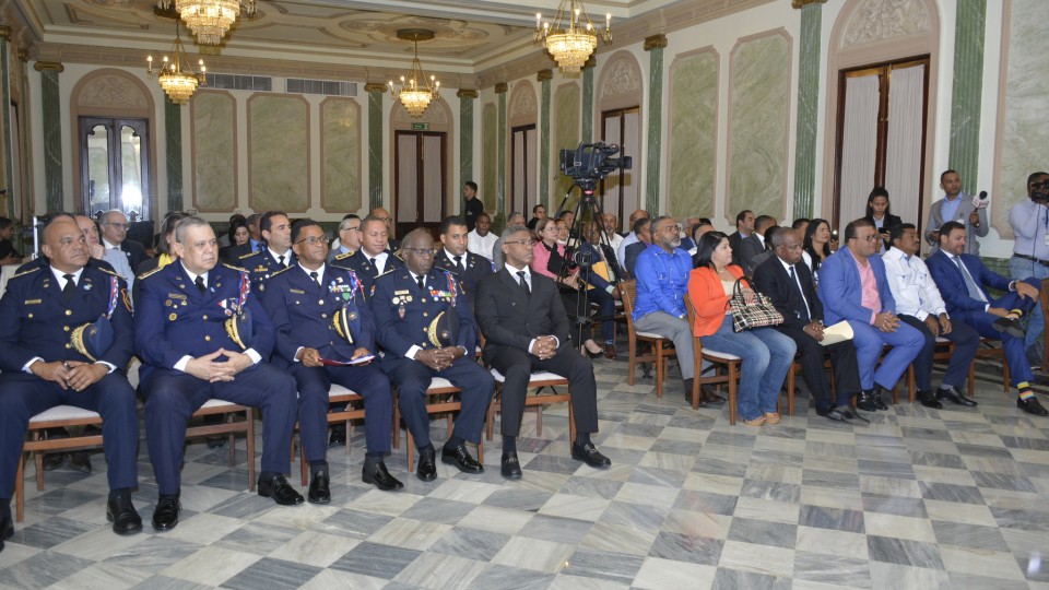 Instituciones firman acuerdo para formalizar y modernizar el Cuerpo de Bomberos. Gustavo Montalvo afirma se trata de “un avance histórico”