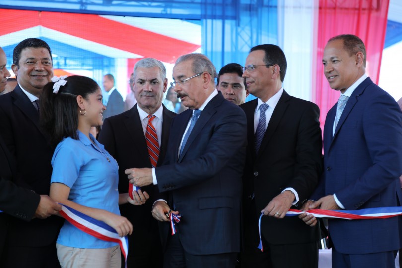 La Vega: Danilo Medina entrega centros educativos y escuela vocacional