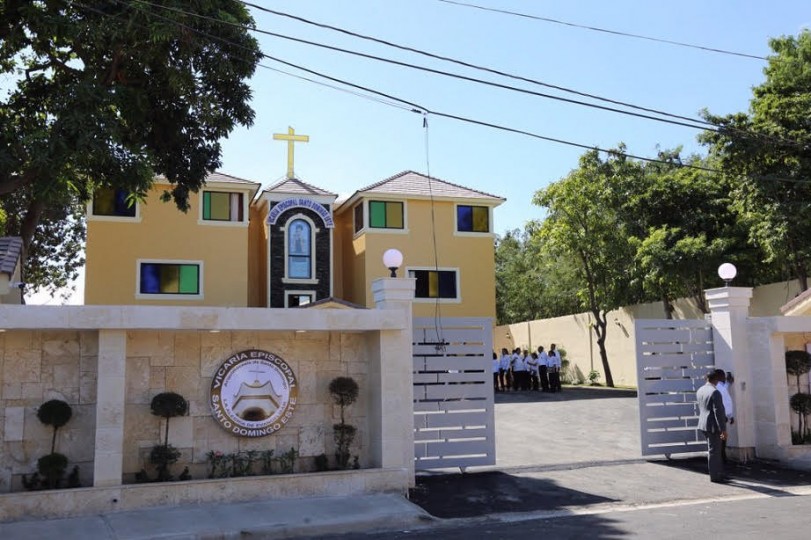 Primera dama asiste a eucaristía por 40 años de ordenación de monseñor Benito Ángeles e inauguración oficinas Vicaría Episcopal