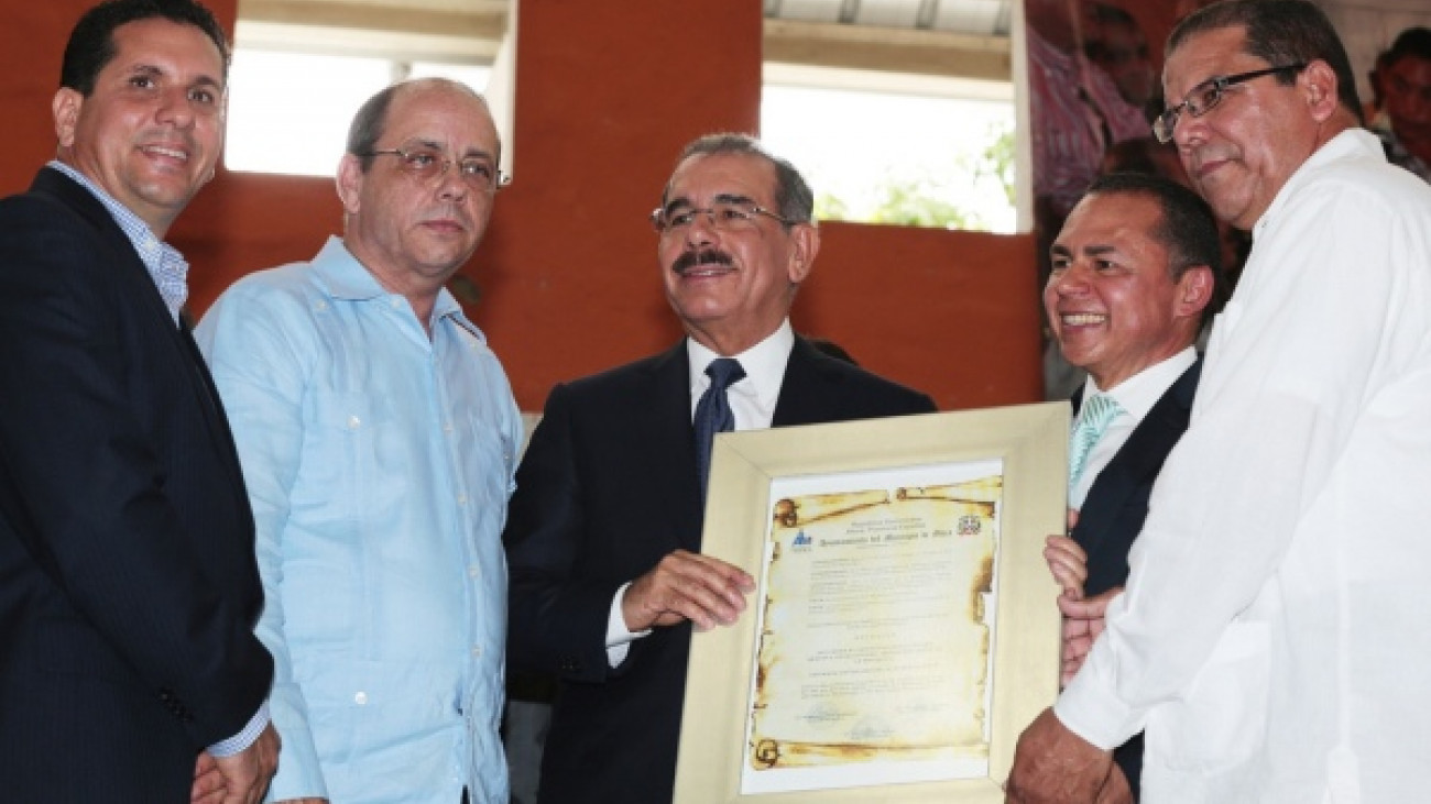 Danilo Medina es reconocido en Espaillat