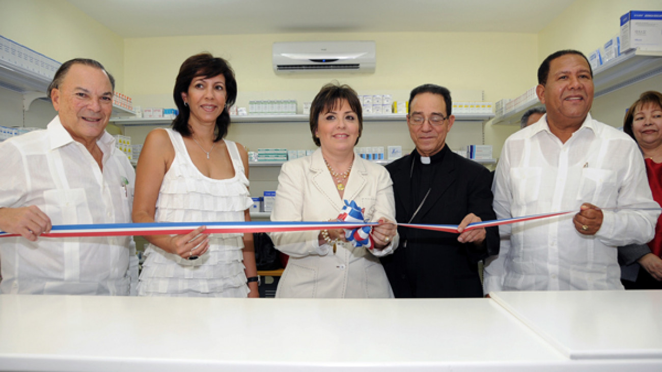 Promesecal entrega farmacia en Verón.