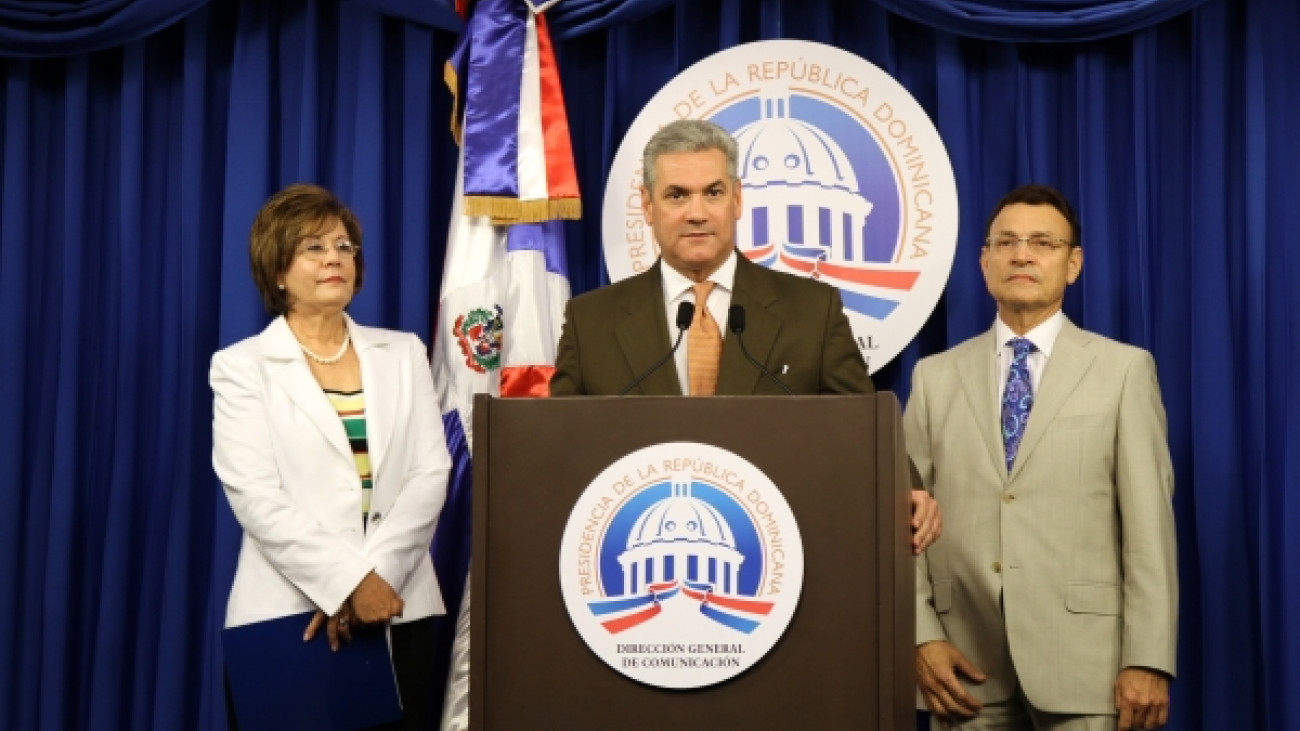 Ministro de Obras Públicas, Gonzalo Castillo, encabeza rueda de prensa