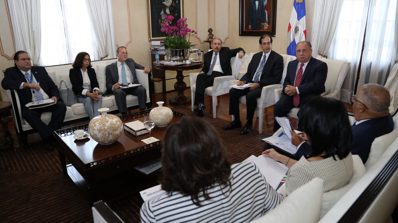 Reunión Danilo Medina y sector Mipymes