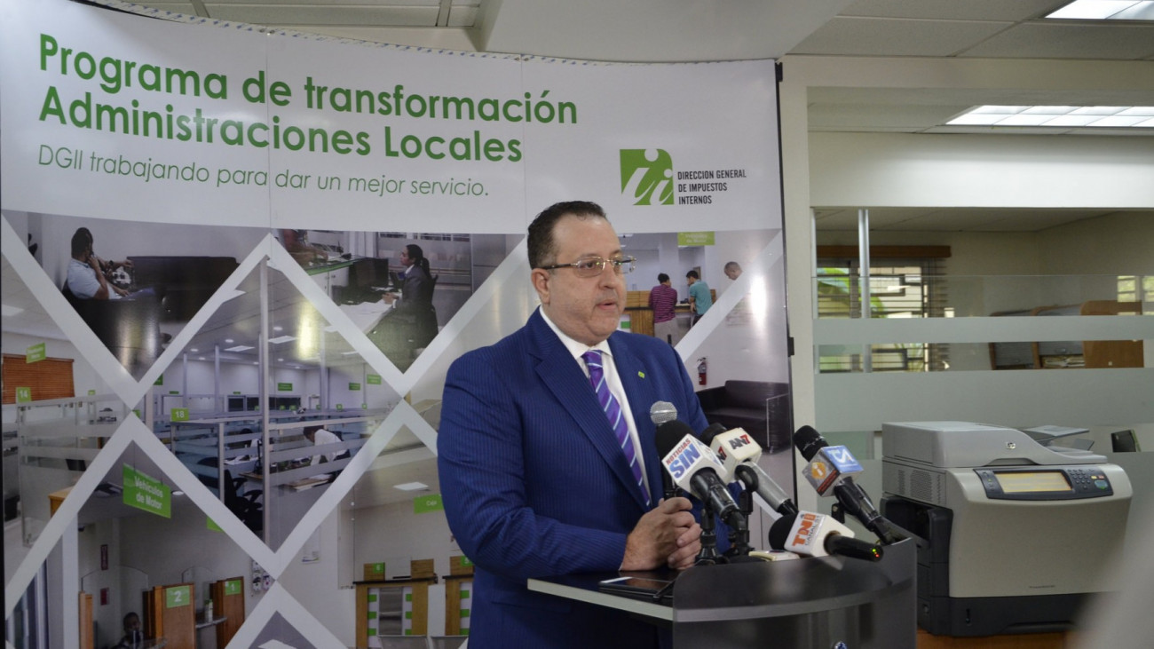 Para más facilidad y agilidad, contribuyentes de la DGII cuentan con renovada oficina en la avenida Abraham Lincoln