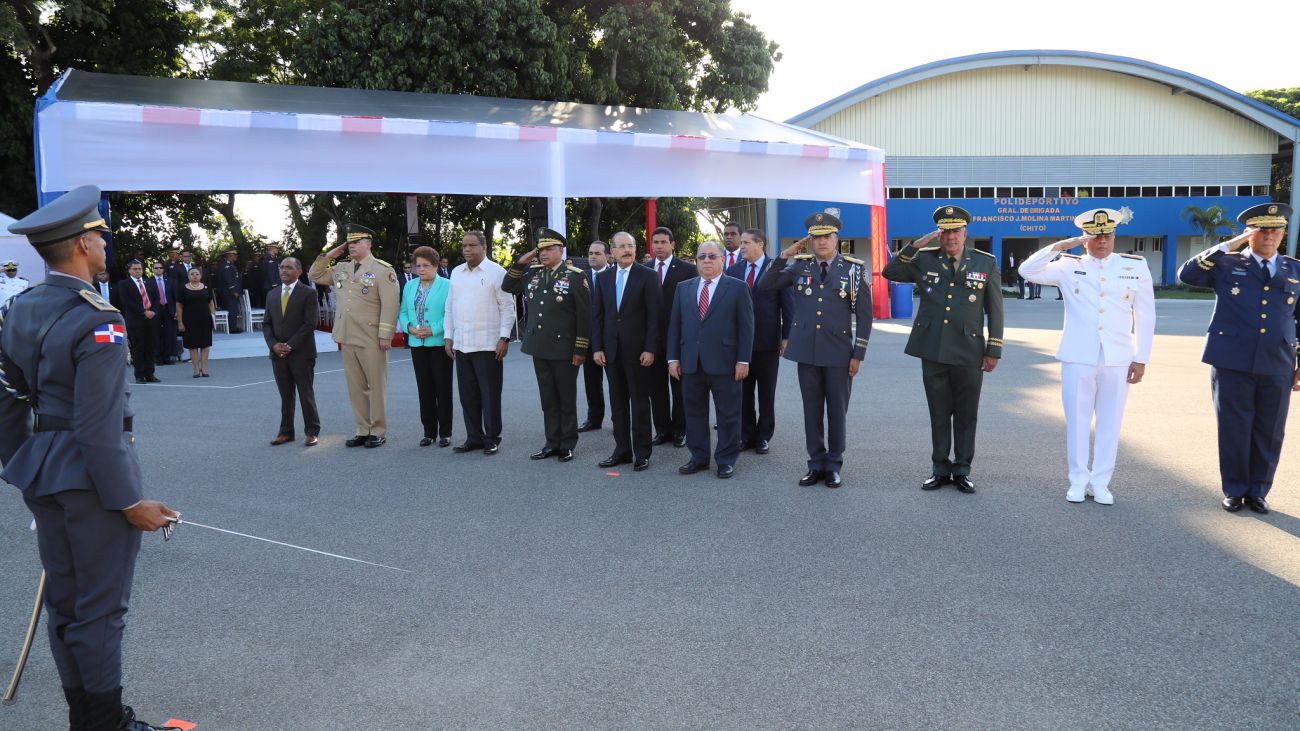 Danilo Medina entrega a Policía Nacional instalación deportiva en San Cristóbal