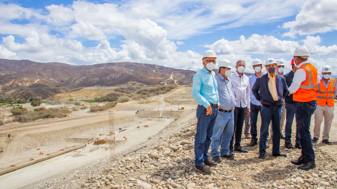 Danilo Medina en Visita Sorpresa a Presa Monte Grande