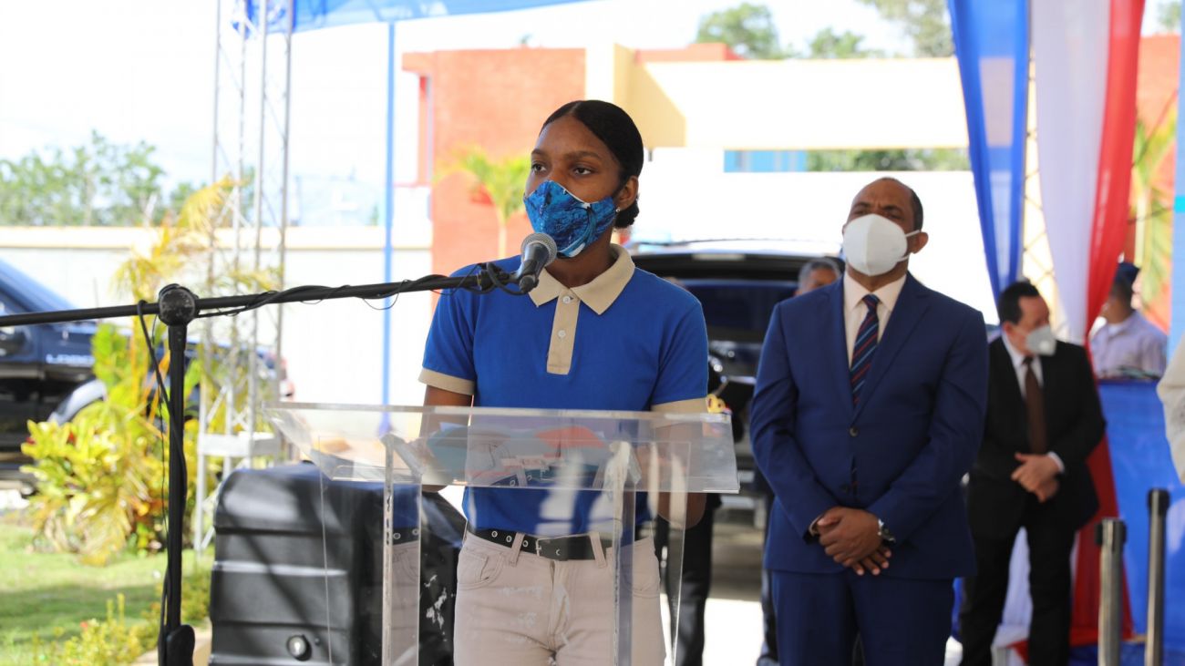 Estudiante agradece construcción de escuelas