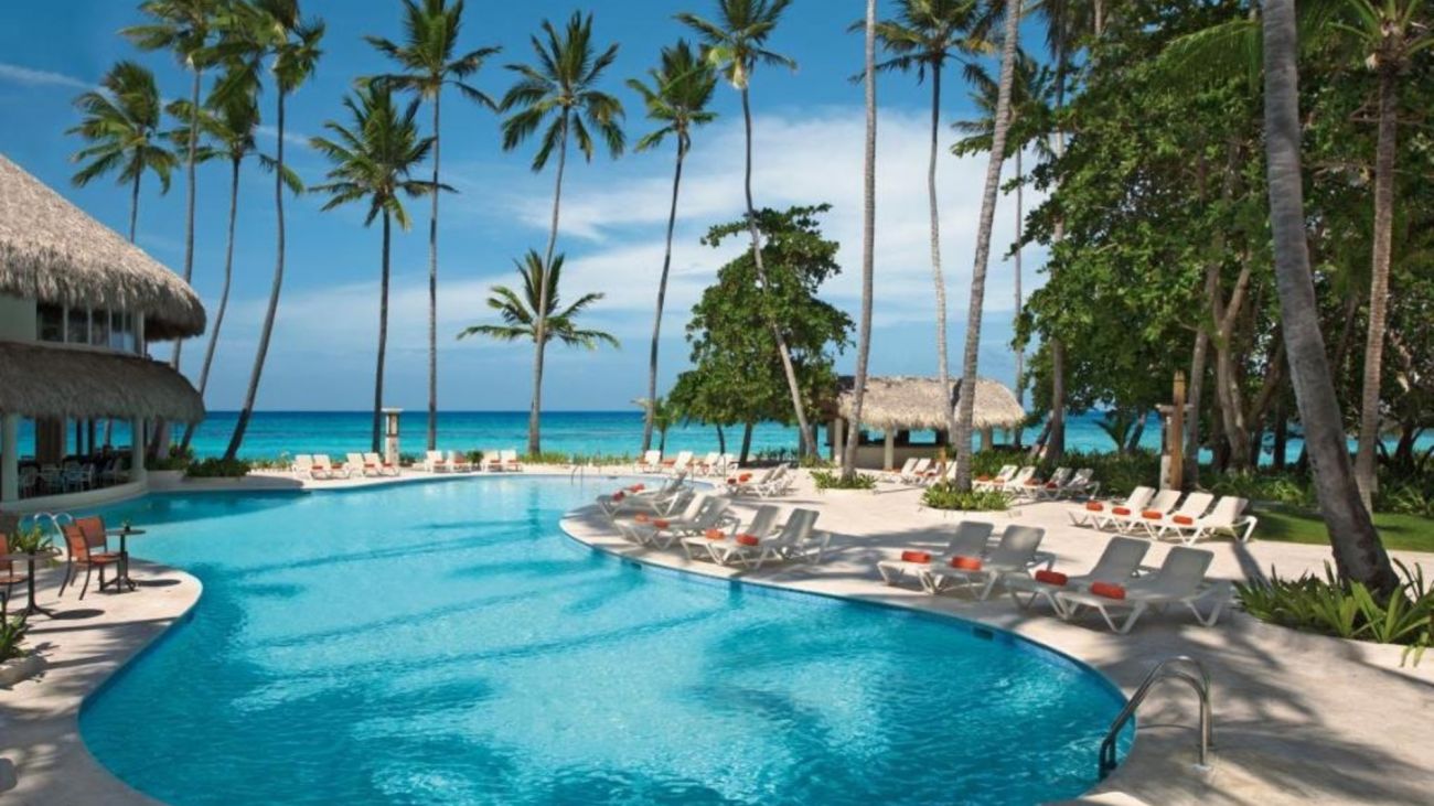 Area de piscina de hotel en República Dominicana