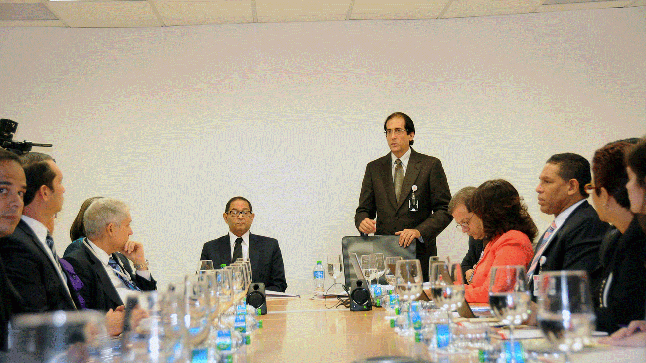 Ministro de la Presidencia, Gustavo Montalvo encabeza reunión