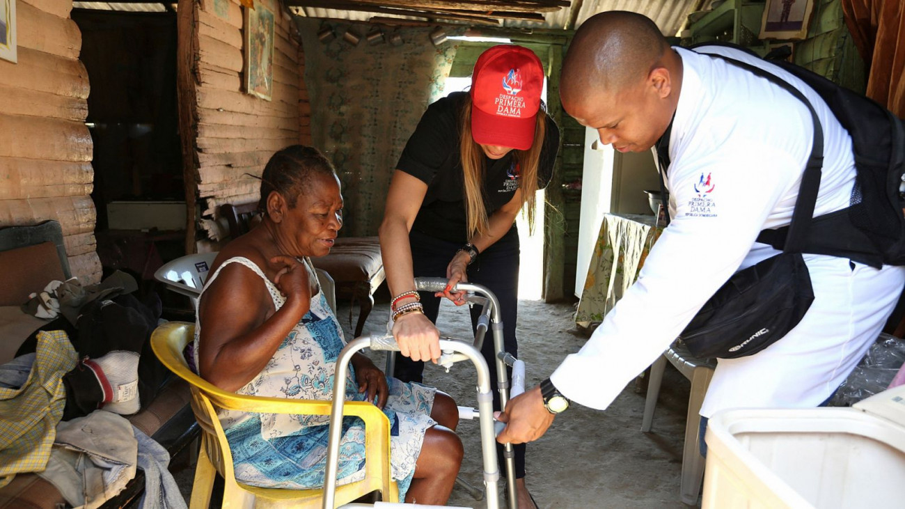 Más de 100 mil personas reciben ayuda solidaria del Despacho de la Primera Dama