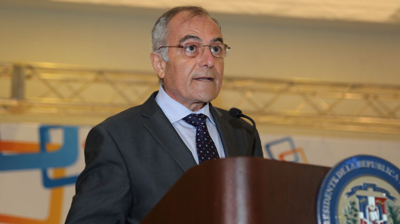 Alberto Navarro.