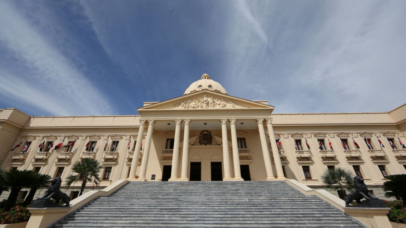 Fachada frontal Palacio Nacional, República Dominicana