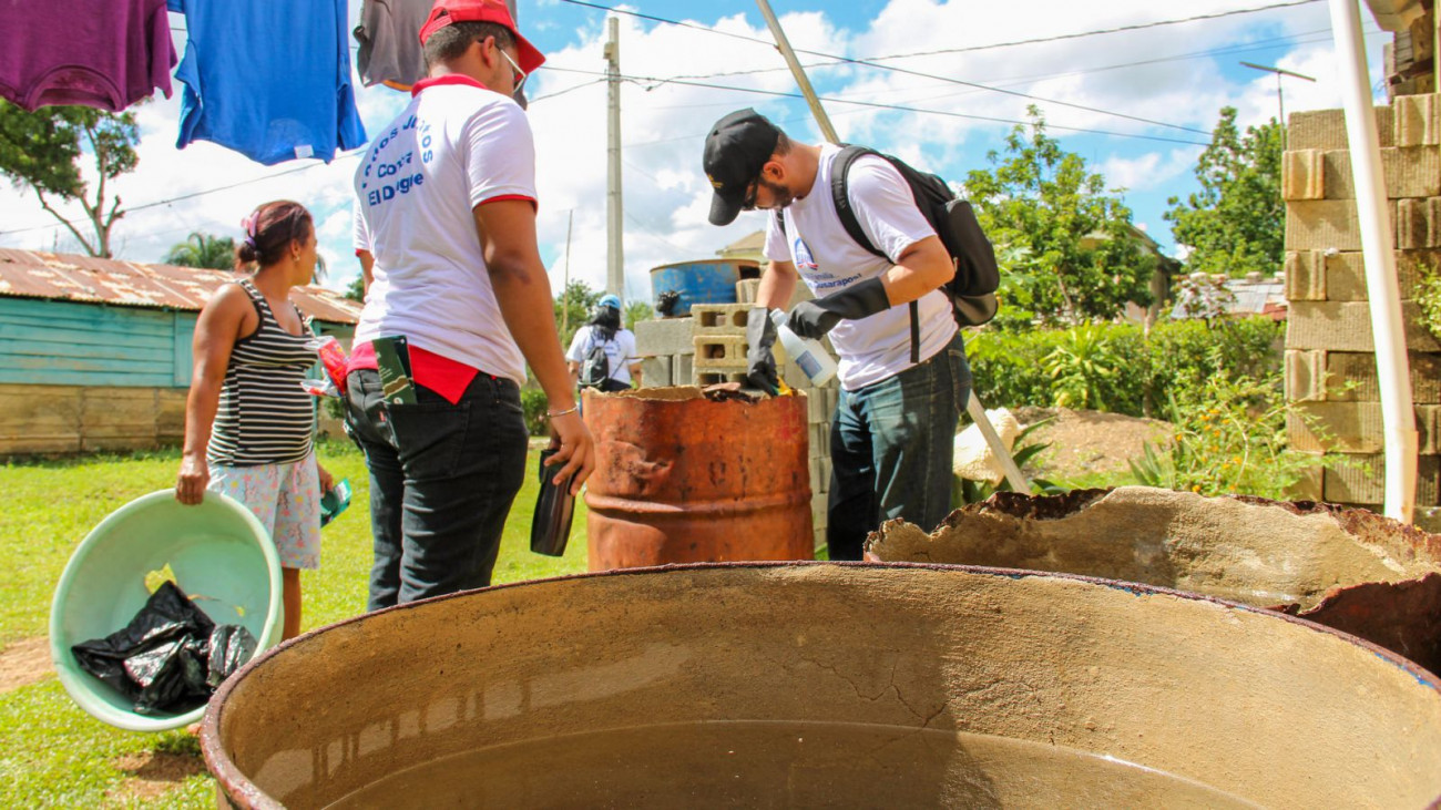 Personal de Tesorería Nacional en jornada contra el dengue