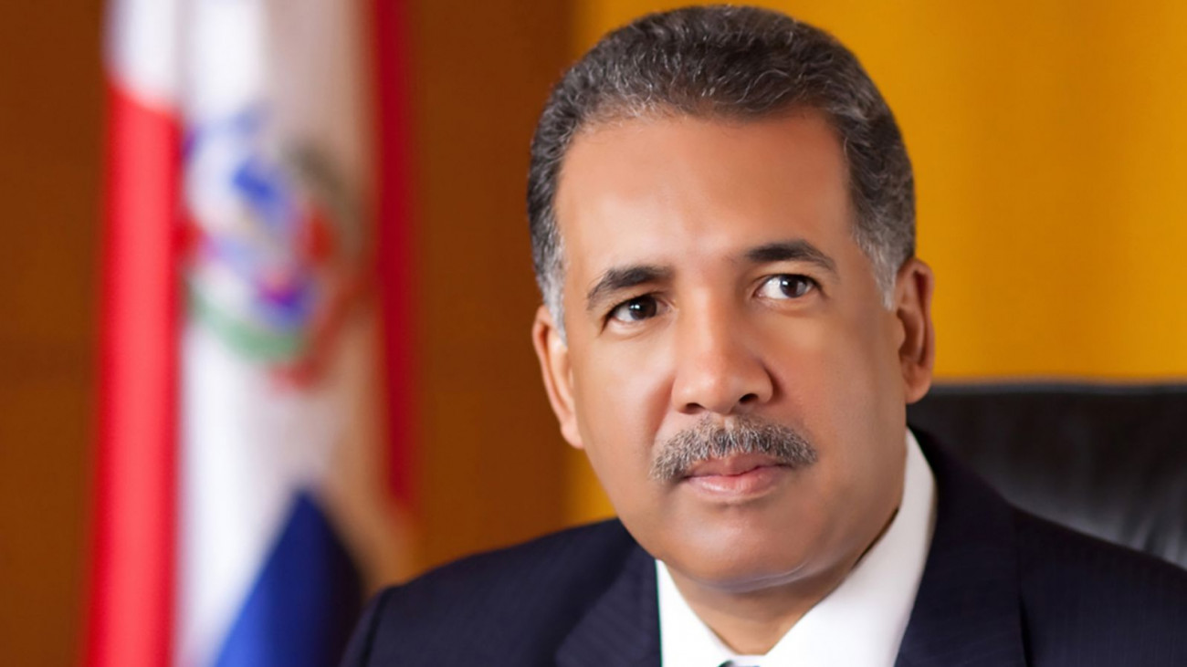 Ministro de Hacienda, Simón Lizardo