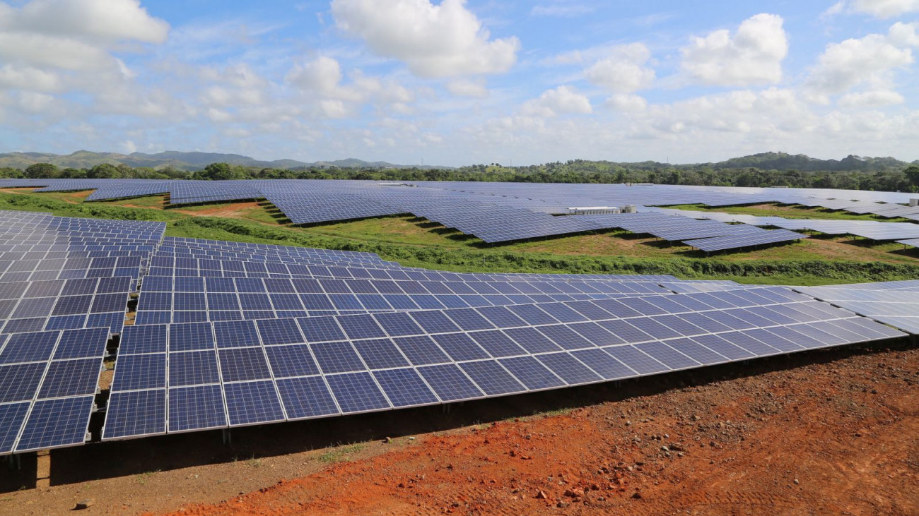 Parque de energía "Monte Plata Solar"