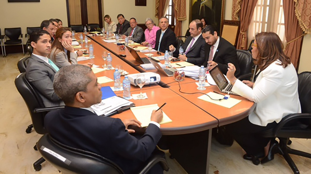 Ministro Administrativo de la Presidencia, José Ramón Peralta encabeza reunión