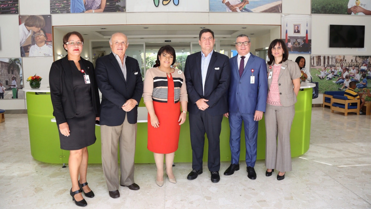 Carlos Duboy en visita al CAID, un proyecto digno de admirar y replicar en países de América