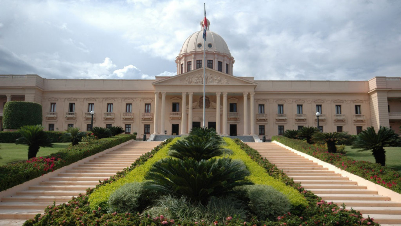 Fachada frontal Palacio Nacional, República Dominicana