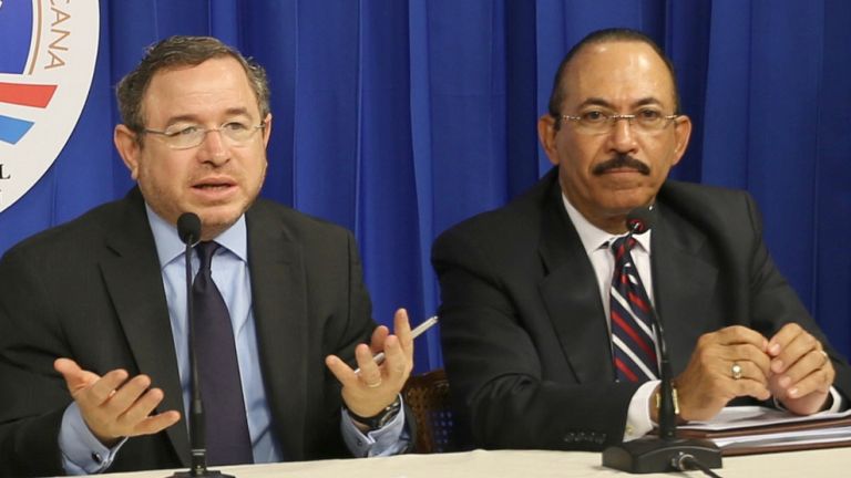 Ministro de Agricultura, Luis Ramón Rodríguez y el director general de Impuestos Internos, Guarocuya Félix