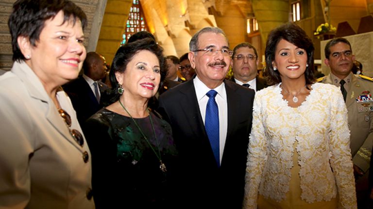 Presidente Danilo Medina junto a la primera dama Cándida Montilla de Medina