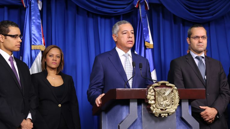 Ministro de Hacienda, Donald Guerrero, el portavoz y director del Gobierno, Roberto Rodríguez Marchena y el secretario ejecutivo del GAFILAT, Marconi Costa Melo