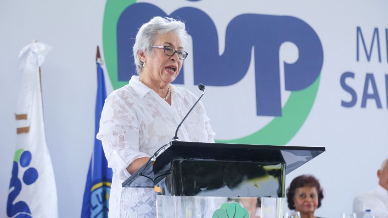 Ministra de Salud, Altagracia Guzmán Marcelino 