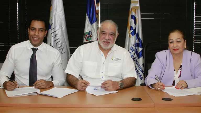 Juan Rodríguez Nina (CNE), Luisa Fernández (CNZFE) y Martín Rivas (PIZFN)