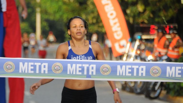 Ganadora 10k femenino Cuerpo Seguridad Presidencial