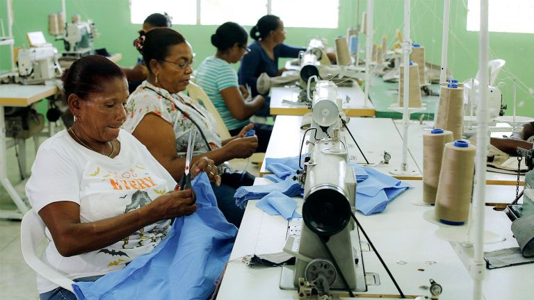 Las mujeres ya no quieren irse de Pedernales