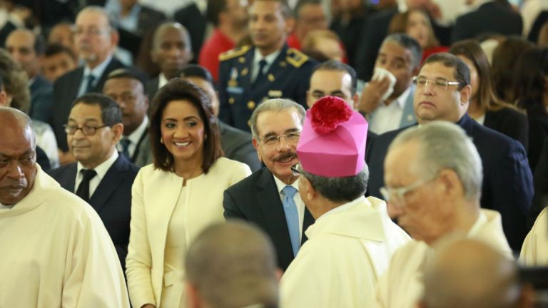 Presidente Danilo Medina asiste a ordenación episcopal nuevos arzobispos auxiliares de Santo Domingo