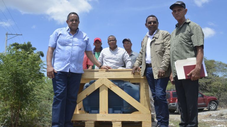 Compromiso cumplido: productores de mango de Villa Fundación reciben motor de mayor capacidad