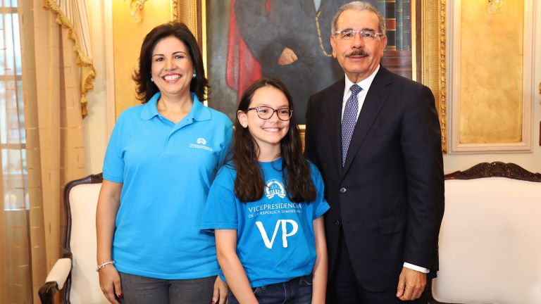 Danilo: 11 de octubre es Día Nacional de la Niña. Recibe a Margarita Cedeño con niña vice por un día