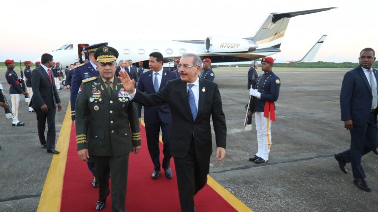 Tras asumir Presidencia Pro Témpore SICA, Danilo Medina regresa al país procedente de Panamá