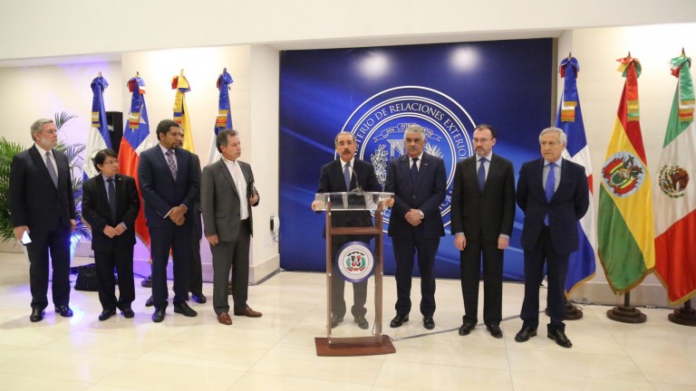 Danilo Medina destaca seriedad de diálogo por paz de Venezuela; continúa 12 de enero