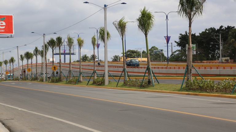 Danilo Medina entrega elevado La Caleta; ciudadanos ahorrarán tiempo y dinero