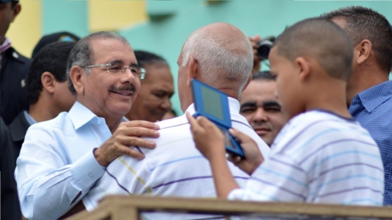 Danilo Medina y productores