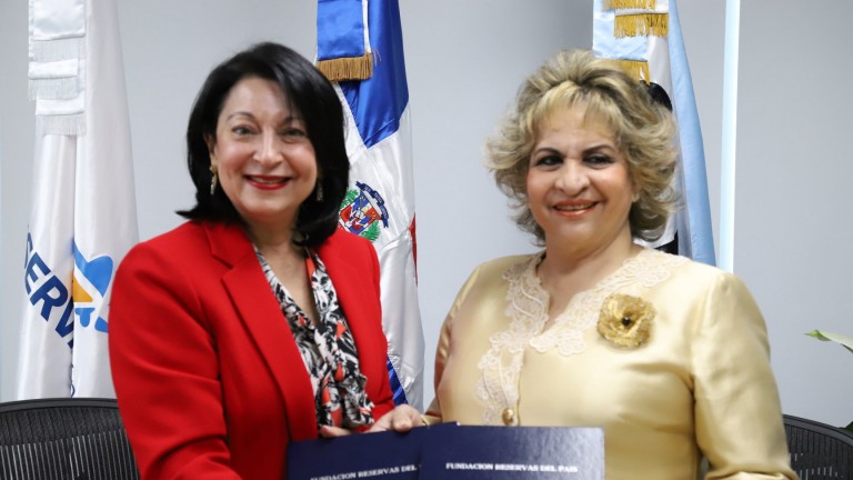 Rosa Rita Álvarez y Alexandra Izquierdo
