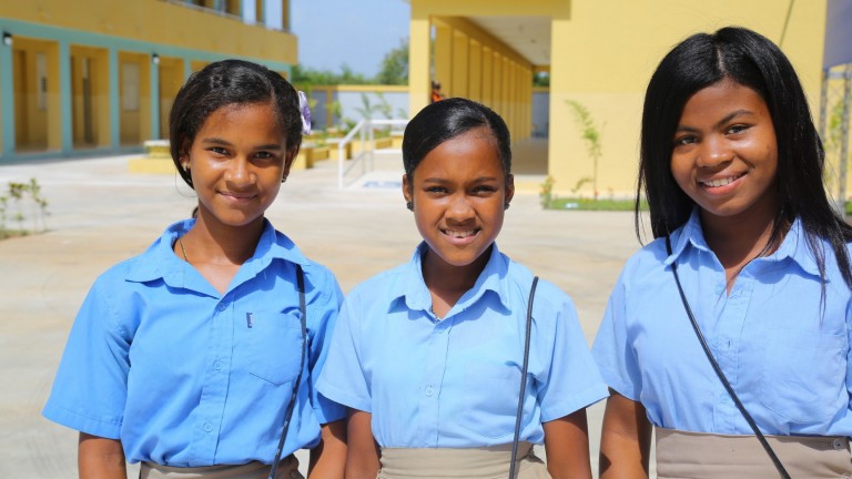 Danilo entrega nueva escuela en San Pedro de Macoris; 910 alumnos se integran a Jornada Escolar Extendida para recibir educación de calidad