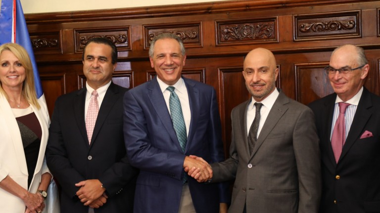 JR Peralta destaca apoyo Gobierno a zonas francas; recibe visita cortesía directivos Organización Mundial de Zonas Francas