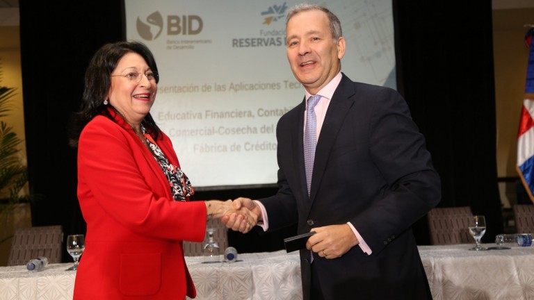   Micro y pequeños empresarios ya disponen de tres aplicaciones gratuitas para facilitar sus operaciones; Fundación Reservas las presenta