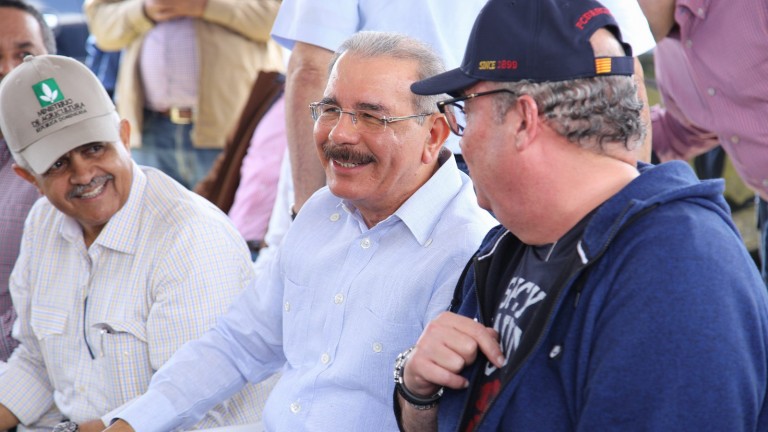 Visita Sorpresa de Danilo mejorará calidad de vida productores castaña de masa de Yamasá con fomento de 3 mil tareas y capacitación