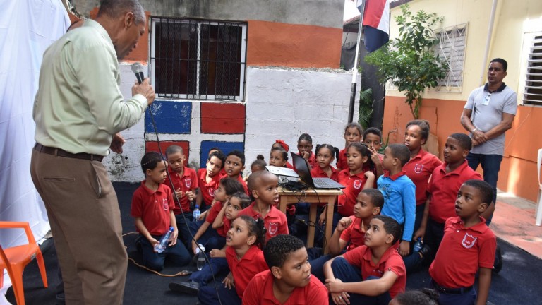 CAASD amplía su comunidad de Vigilantes del Agua; lleva programa Cultura del Agua a estudiantes del Colegio Puente de Esperanza