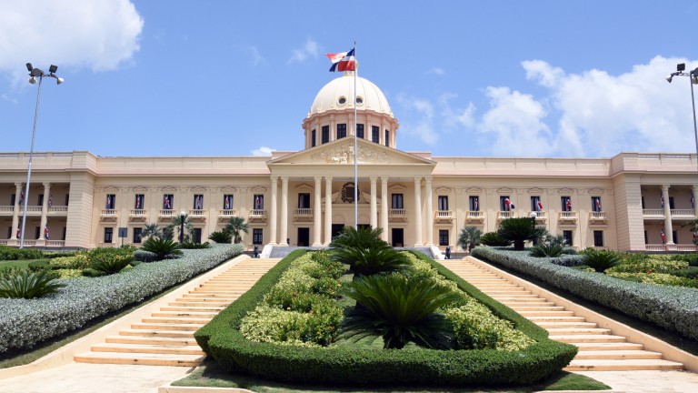 Fachada frontal Palacio Nacional, República Dominicana