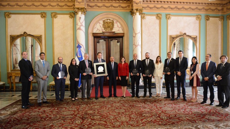 Danilo Medina con directivos de ADOEXPO