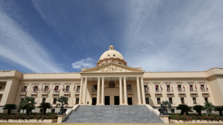 Facha frontal Palacio Nacional, República Dominicana 