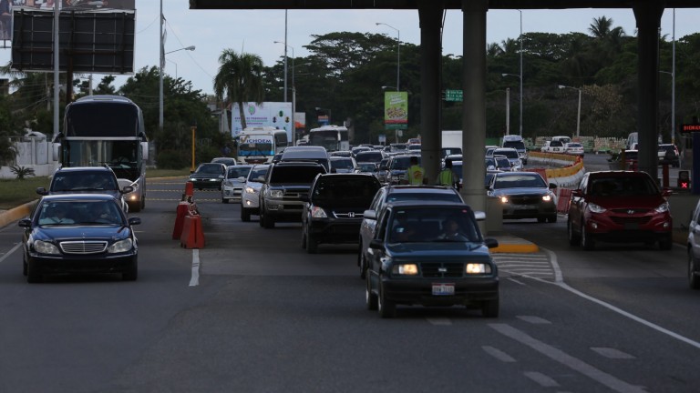 Presidente Danilo Medina aprueba reglamentos elaborados por el INTRANT